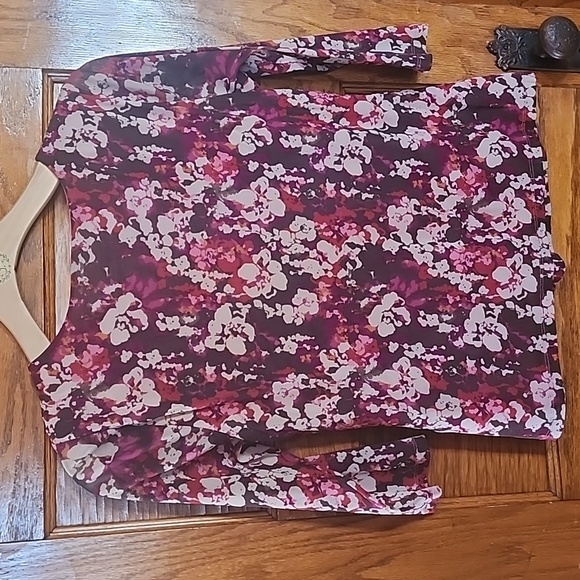 ✨️3/$20 ✨️Liz&Co blouse - Picture 4 of 4